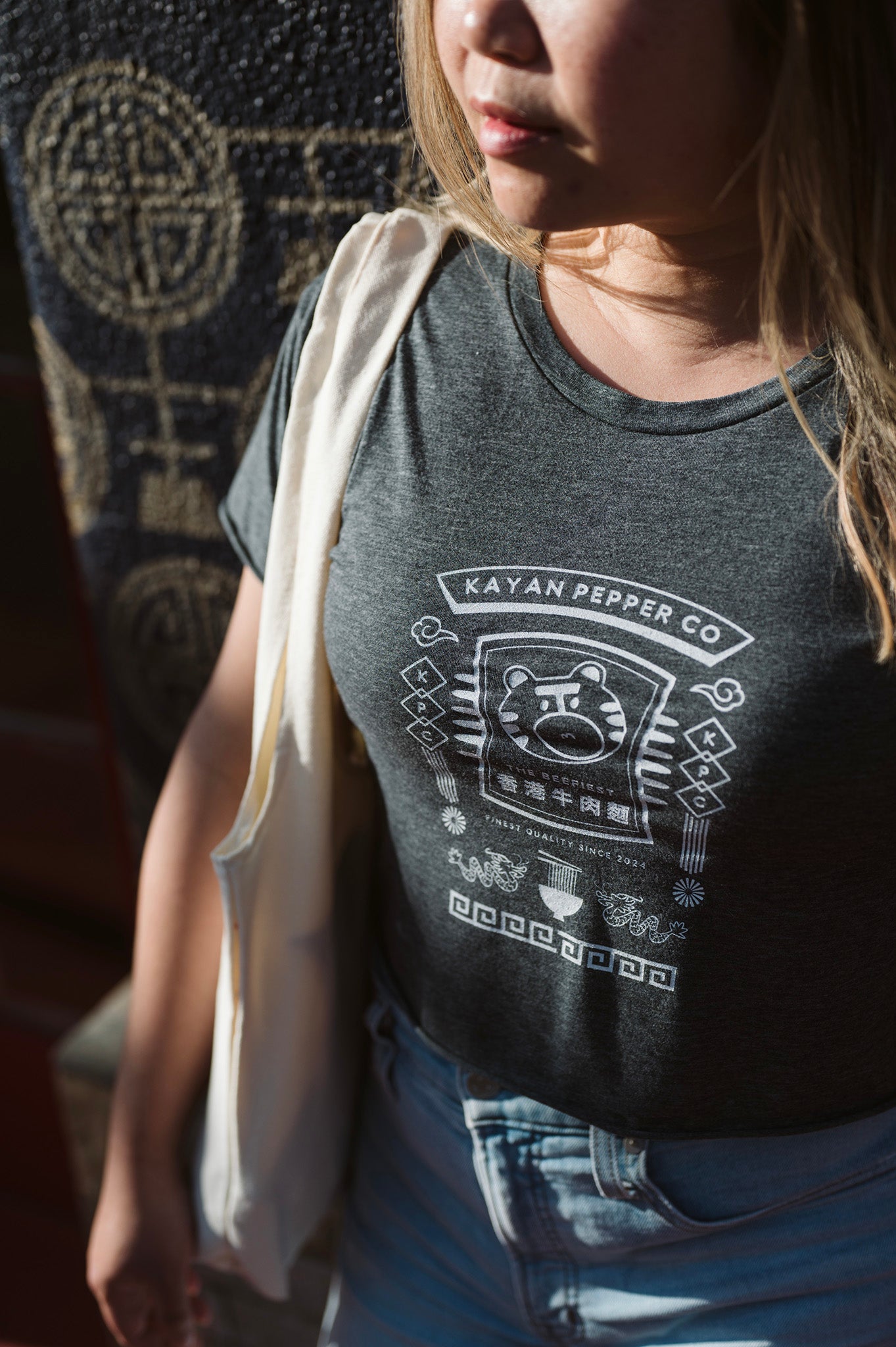 Beef Noodle Soup Women's Raw Edge Cropped Tee